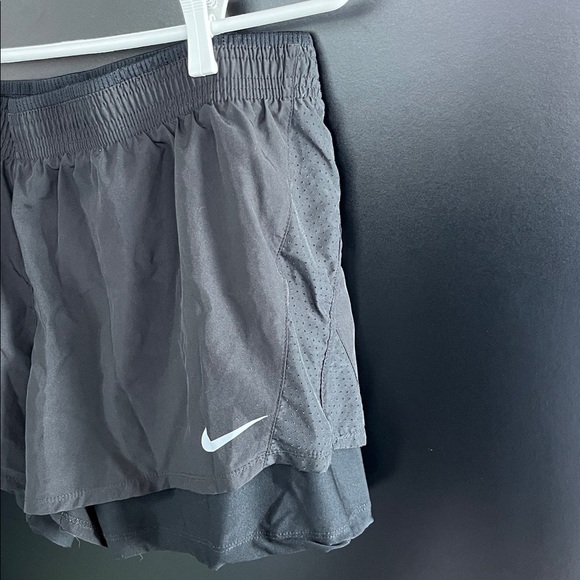 Nike Dri-FIT 2-in-1 Running Shorts – Size XL (Fits M) - Picture 3 of 4